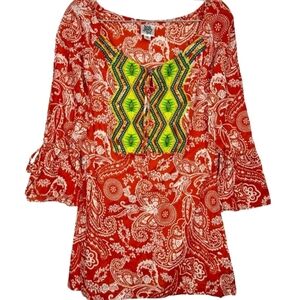 Ivy Jane Embroidered Top